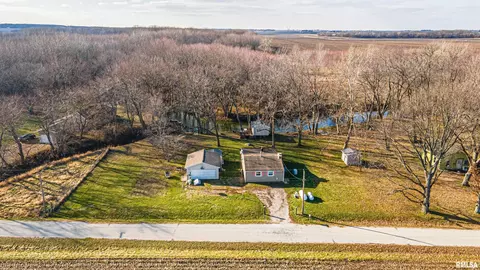 997 2120 Ave, Chestnut, IL 62518