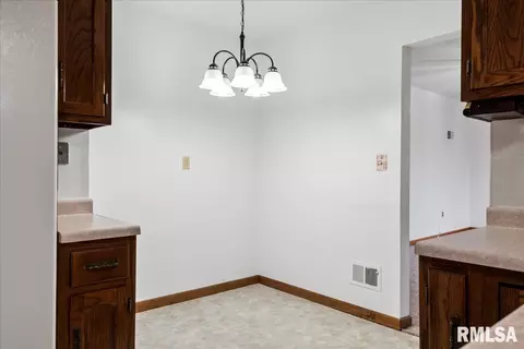 3012 E Trinity Ave, Springfield, IL 62702 photo 9