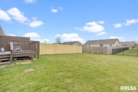 406 E Spruce St, Chatham, IL 62629 photo 27
