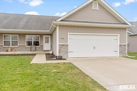 406 E Spruce St, Chatham, IL 62629 photo 2