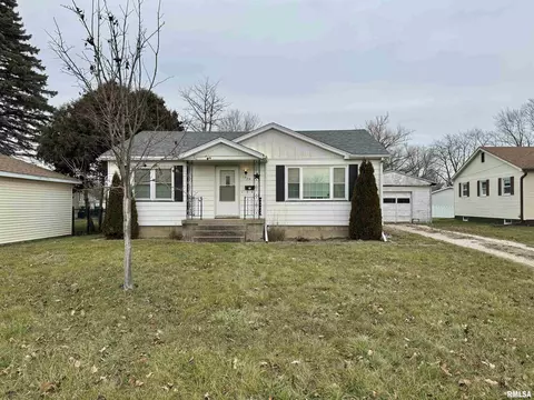 1929 Indiana Dr, Galesburg, IL 61401