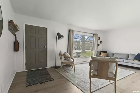 2109 E Sangamon Ave, Springfield, IL 62702 photo 4