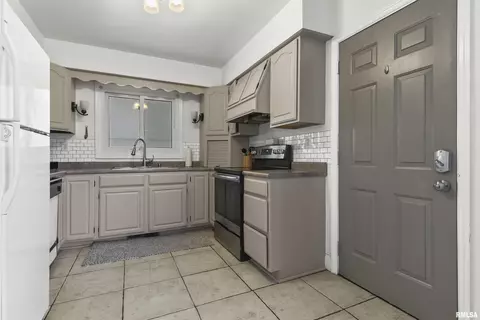 2109 E Sangamon Ave, Springfield, IL 62702 photo 15
