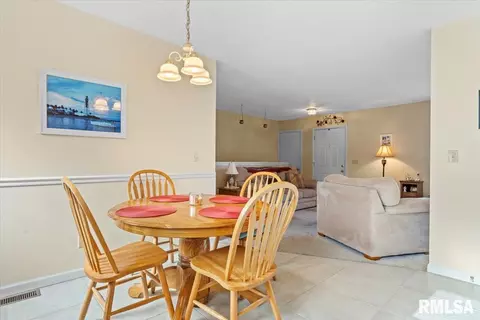 1604 Maureen Ct, Springfield, IL 62702 photo 10