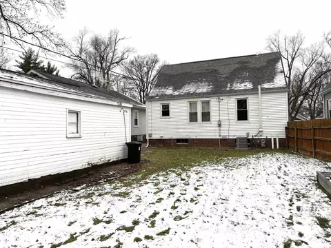 2416 Lowell Ave, Springfield, IL 62704 photo 6