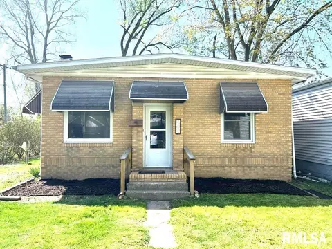 2245 S 10th St, Springfield, IL 62703