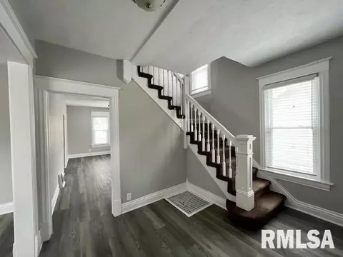924 Henrietta St, Springfield, IL 62704 photo 3