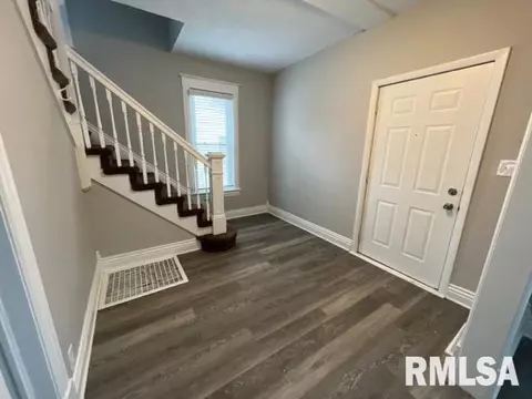 924 Henrietta St, Springfield, IL 62704 photo 5