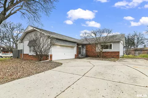 105 Mesa Rd, Springfield, IL 62702