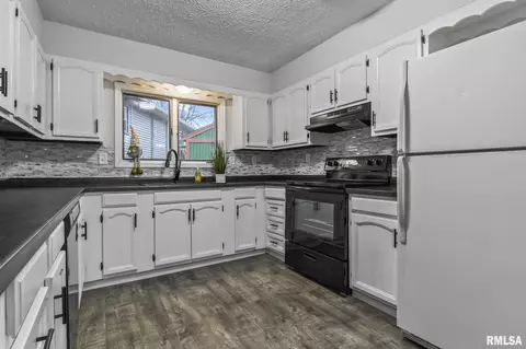 105 Mesa Rd, Springfield, IL 62702 photo 10