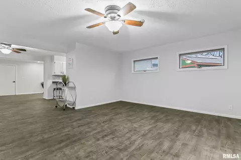 105 Mesa Rd, Springfield, IL 62702 photo 5
