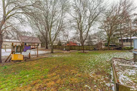 300 Victoria Dr, Normal, IL 61761 photo 28
