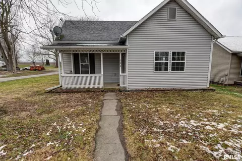 322 S Curtis St, Edinburg, IL 62531