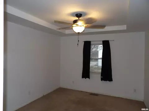305 E Sangamon Ave, Springfield, IL 62702 photo 13