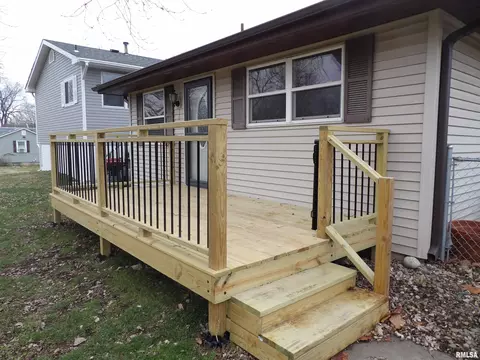 305 E Sangamon Ave, Springfield, IL 62702
