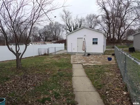 305 E Sangamon Ave, Springfield, IL 62702 photo 21