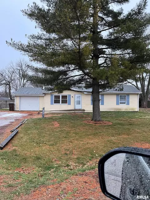 827 Lincoln St, Auburn, IL 62615