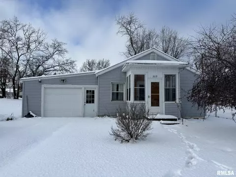 309 N 6th St, Oquawka, IL 61469