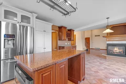 7204 Wentworth Dr, Springfield, IL 62712 photo 12