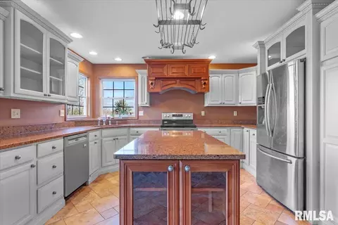 7204 Wentworth Dr, Springfield, IL 62712 photo 10