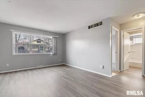 225-229 N Park Ave, Springfield, IL 62702 photo 8