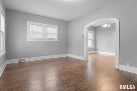 2041 N 7th St, Springfield, IL 62702 photo 5