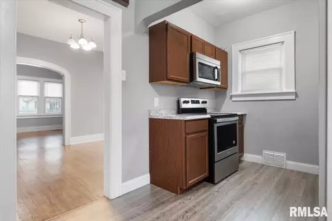 2041 N 7th St, Springfield, IL 62702 photo 13