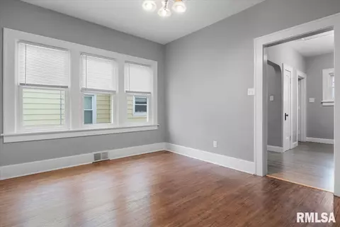 2041 N 7th St, Springfield, IL 62702 photo 8