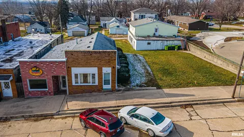 212 S Washington St, Mount Pulaski, IL 62548