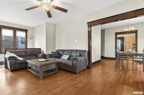 2037 S Spring St, Springfield, IL 62704 photo 5