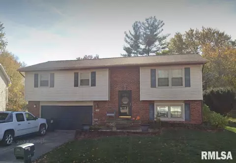 4659 E Willowbrook Ln, Decatur, IL 62521