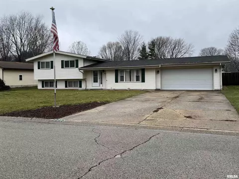 2213 Cloverfield Ln, Springfield, IL 62711