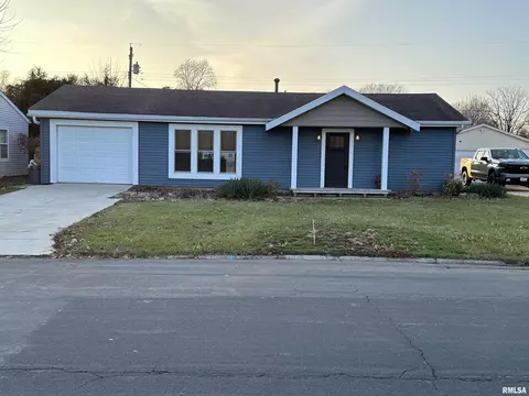 1352 Russell Ave, Galesburg, IL 61401