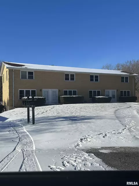 813 Sequoia Ct, Taylorville, IL 62568