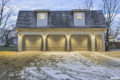 207 S Stewart St, Mclean, IL 61754