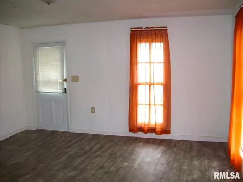 206 Maple Ct, Alsey, IL 62610 photo 4