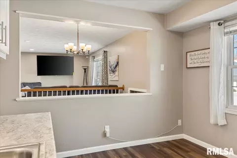 2416 Stokebridge Rd, Springfield, IL 62702 photo 11