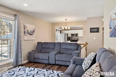2416 Stokebridge Rd, Springfield, IL 62702 photo 6
