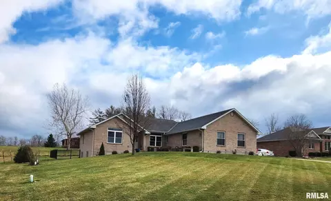509 Sunset Dr, Quincy, IL 62305