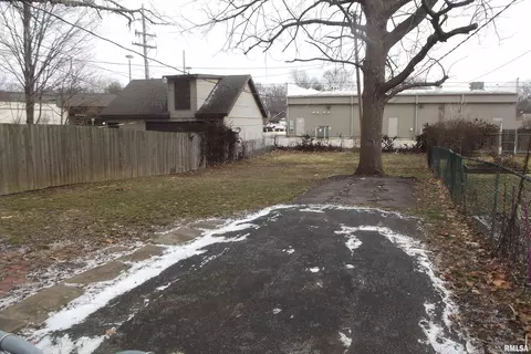 2022 Dial Ct, Springfield, IL 62704 photo 2