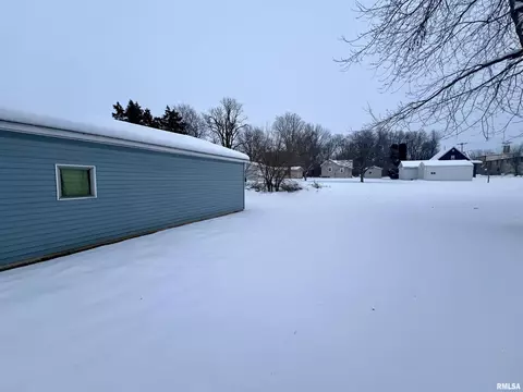 903 N Main St, Abingdon, IL 61410 photo 25