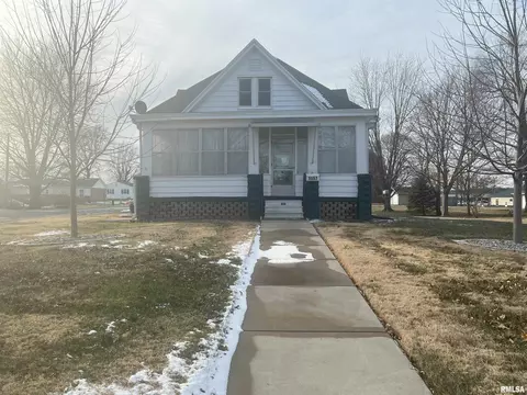 1057 S Diamond St, Jacksonville, IL 62650