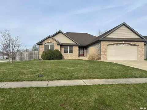 423 Mayapple Glen St, Chatham, IL 62629