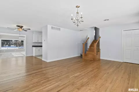 2 Downing Ln, Springfield, IL 62712 photo 6