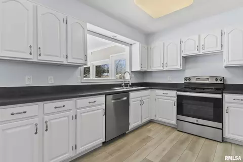 2 Downing Ln, Springfield, IL 62712 photo 10