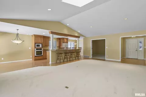 2 Turnberry Pl, Springfield, IL 62704 photo 9