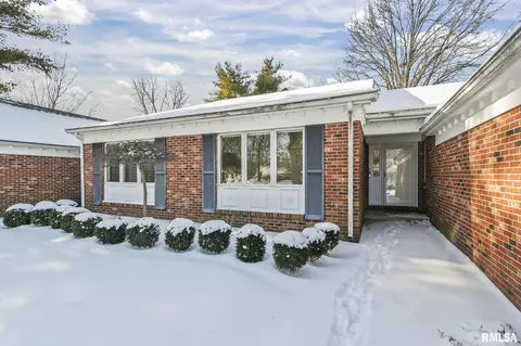 2 Turnberry Pl, Springfield, IL 62704