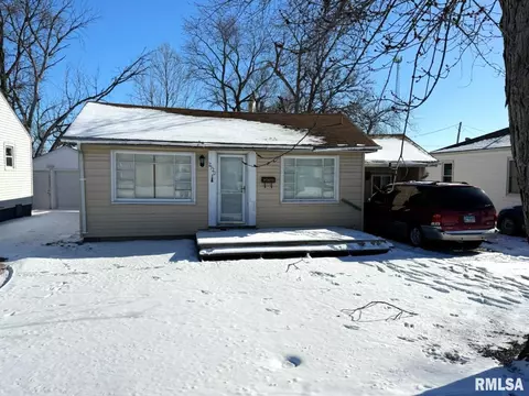 2920 S Walnut St, Springfield, IL 62704