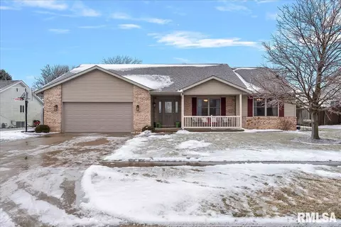 1143 Acacia Ln, Chatham, IL 62629