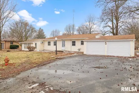 18907 State Route 4 Rte, Virden, IL 62690